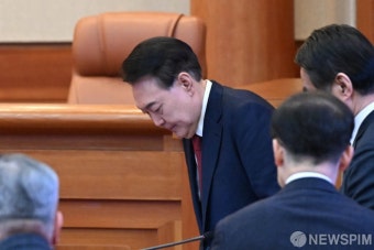 탄핵심판 7차 변론 자리한 윤석열 대통령