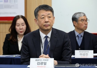 홈플러스 기자간담회 자리한 김광일 MBK 부회장
