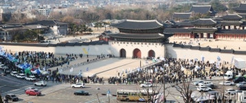 尹 탄핵' 선고 앞둔 주말, 연이은 탄핵 촉구 열린 광화문