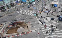 인천 검단사거리 싱크홀 전조증상…상수도관 파열