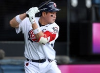 [프로야구] 두산, 롯데 꺾고 3연승... 푸이그, 1088일만에 만루포