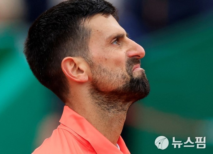 조코비치, ATP 투어 제네바 오픈에서 후르카치를 꺾고 대회 단식 100회 우승 달성