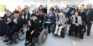 오승록 노원구청장, 제45회 장애인의 날 기념전 그림 봄 길전개막식 참석