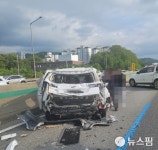 [속보] 천안 경부고속도 망향휴게소 인근서 버스·승합차 추돌...일가족 부상