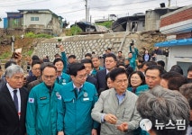 경북산불 직격탄 영덕 석리 피해현장 둘러보는 김문수 후보