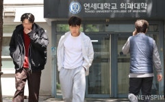 긴장속의 의과대학