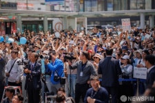 구미역 앞 모인 이재명 대선 후보 지지자들