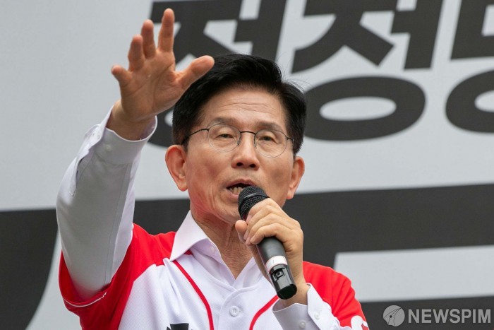 김대남 전 행정관, 민주당 지지 서한 철회 후 김문수 후보 지지 선언, 정계 동맹 변화 여부 따져 논의