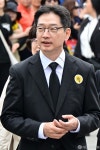 추도식 참석하는 김경수 위원장