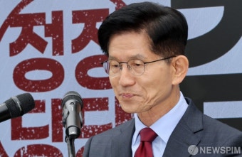 사전투표 마지막 날 대국민 호소문 발표하는 김문수 후보