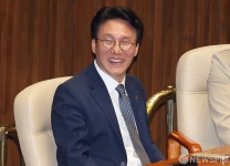 본회의 참석한 김민석 국무총리 후보자