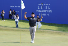 김홍택 시즌 첫 컷통과후 우승까지 해 행복...KPGA 통산3승