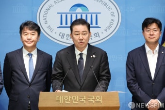 원내대표단 인선 발표하는 김병기 원내대표
