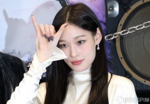 올데이 프로젝트 애니, '블링블링'