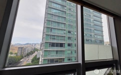 채상병 특검 사무실과 윤 전 대통령의 사저 서울 서초구 아크로비스타