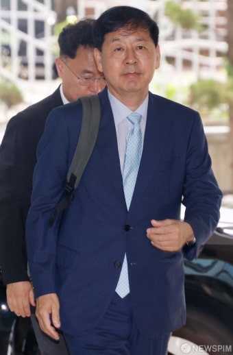 출근하는 구윤철 경제부총리 겸 기획재정부 장관 후보자