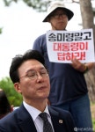 생각에 잠긴 김민석 국무총리