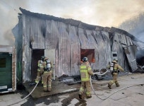의성 장림리 자재창고서 불...인명피해 없어