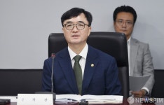 모두발언하는 임기근 기획재정부 차관