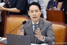 발언하는 김한규 의원