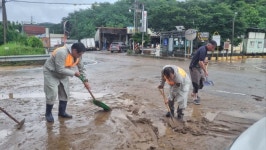 400mm 폭우 세종서 교량 붕괴...버스 운행 중단·도로 통제