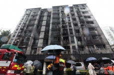 새카맣게 탄 광명 아파트