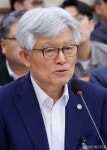 답변나선 최동석 인사혁신처장
