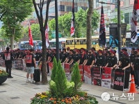 SK하이닉스만 잔칫집?...SK그룹의 속 타는 속사정