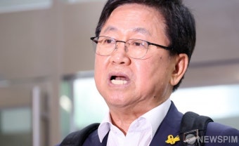 질문에 답하는 최교진 교육장관 후보자
