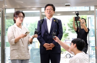 첫 출근하는 최교진 후보자