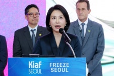 김혜경미술과외교습소 | 김혜경 여사, 아시아 최대 미술축제 개막식 참석…"K-컬처 위상 높아져"