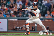이정후, MLB 통산 10호 홈런 등 3안타 2타점 맹활약