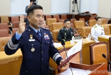 선서하는 진영승 합참의장 후보자