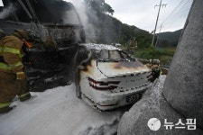 안성 보개면서 화물차·승용차 충돌해 화재…1명 사망·2명 부상