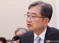 답변나선 조현 외교부 장관