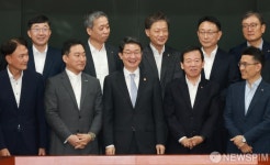 이억원 금융위원장, 금융투자업계와 첫 회동