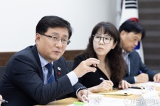 베스타스 CEO와 논의하는 김성환 장관