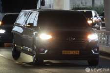 서울대병원 장례식장 향하는 고(故) 이해찬 전 국무총리 운구 차량