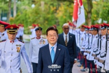 싱가포르 국빈방문 시작하는 이재명 대통령