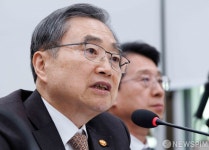 답변나선 조현 외교부 장관
