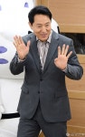 초등학생들과 인사하는 오세훈 시장