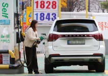 [정책의속살] 석유 최고가격제 7일째...주유소의 두 얼굴