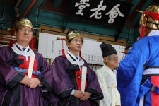 로진팜김해지사 | 김경수 경남지사 후보, 김해 춘향대제 참석…종친 제례 봉행