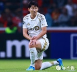 '손흥민 슈팅 0개' LAFC, 톨루카에 0-4...북중미컵 결승행 좌절