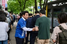 [6·3 지선] 김병욱, 출근시민 인사...성남대로 중앙버스전용차로 전 구간 확대