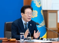 모스탄, '출국정지 처분 집행정지 기각' 재판부 공수처에 고발