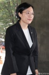 첫 출근하는 한성숙 국무총리