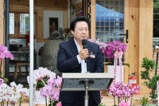 강기윤 창원시장 불곡사 우담문화관 낙성 축하…전통 문화유산 지원 지속