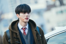 송강, '포핸즈' 강비오의 고독 그렸다…묵직한 감정 연기