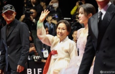 김혜자, 한복입고 찾은 부산국제영화제